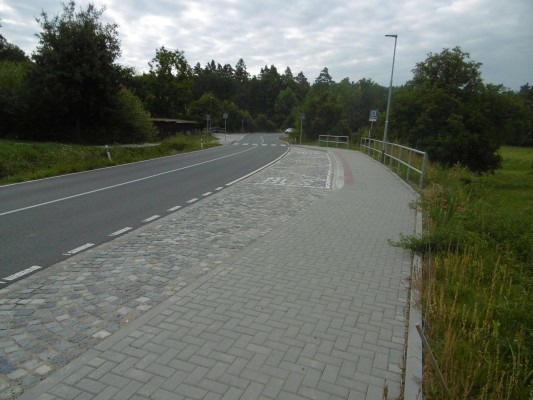 III/37915 Bílovice n.S., Lesní škola Jezírko