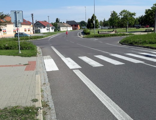 II/408, II/415, III/4157 Hevlín, okružní křižovatka