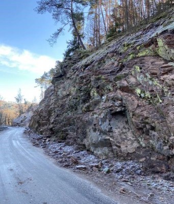 III/40813 Vysočany – Bítov, sanace skal