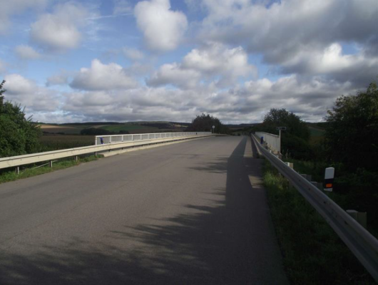 III/3833 Velatice, most 3833-1 přes D1