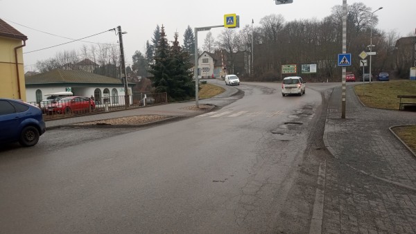 II/395 Zastávka průtah