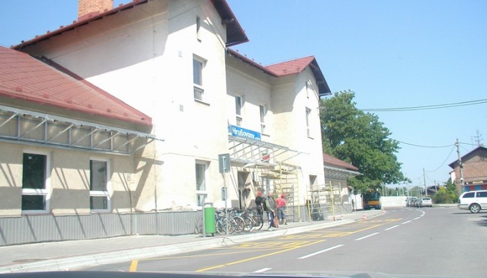 Přestupní uzel Hrušovany u Brna, železniční stanice