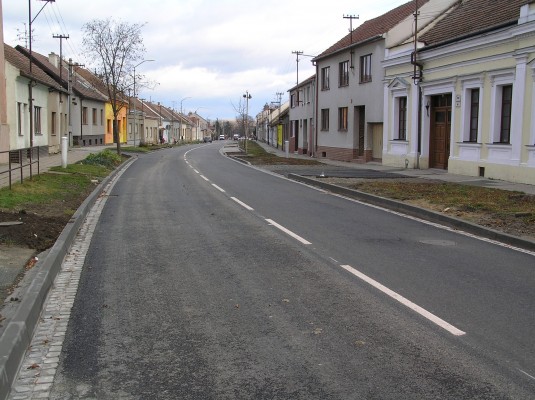 III/42226, II/422 Podivín průtah