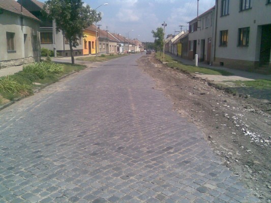 III/42226, II/422 Podivín průtah